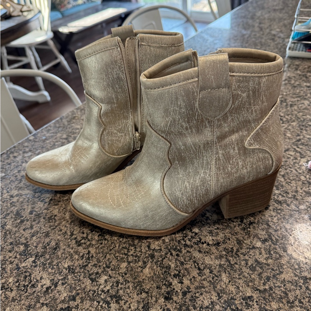 Natural Metallic Gold Womens Western Booties